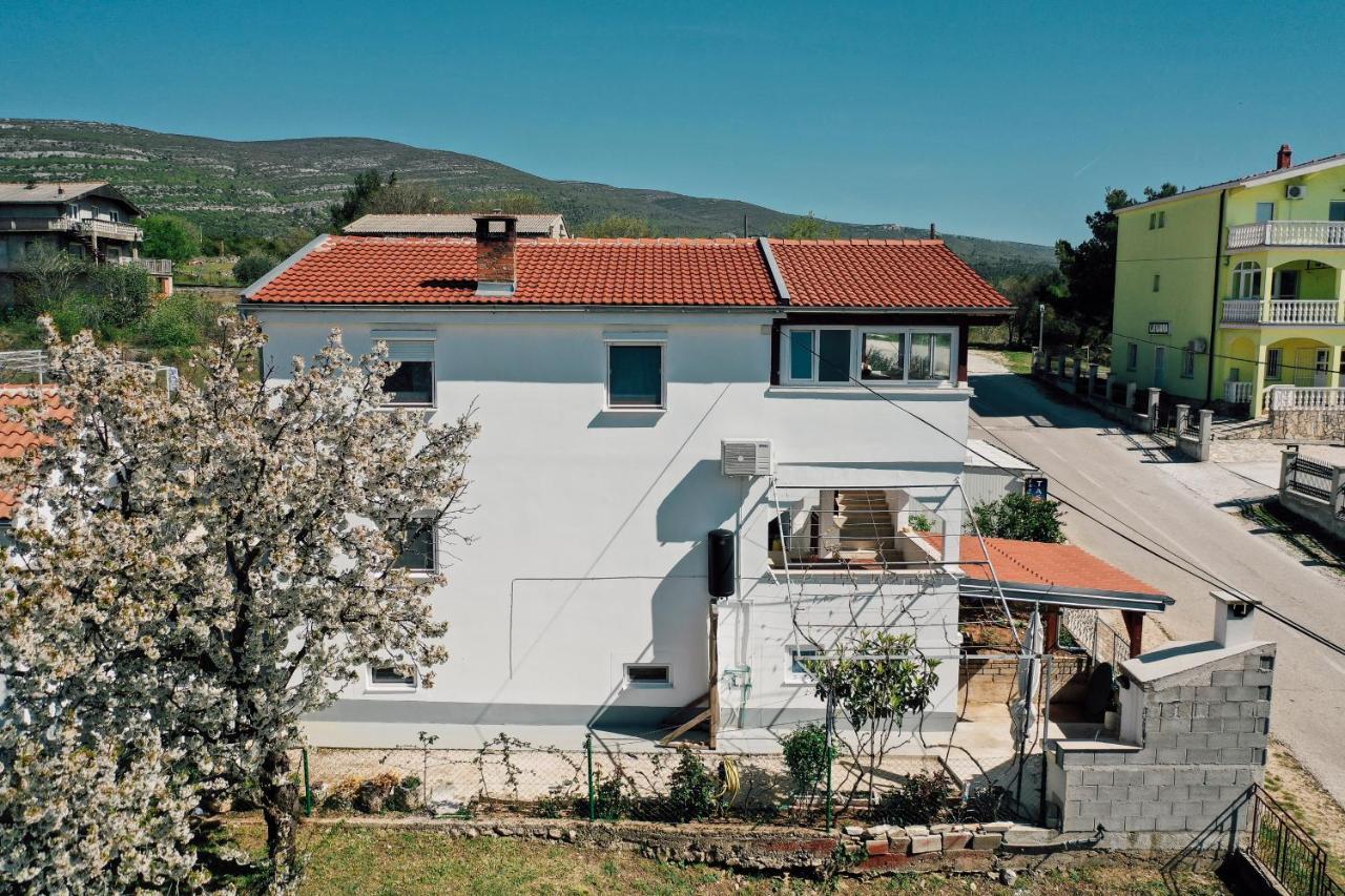 Melita Apartament *